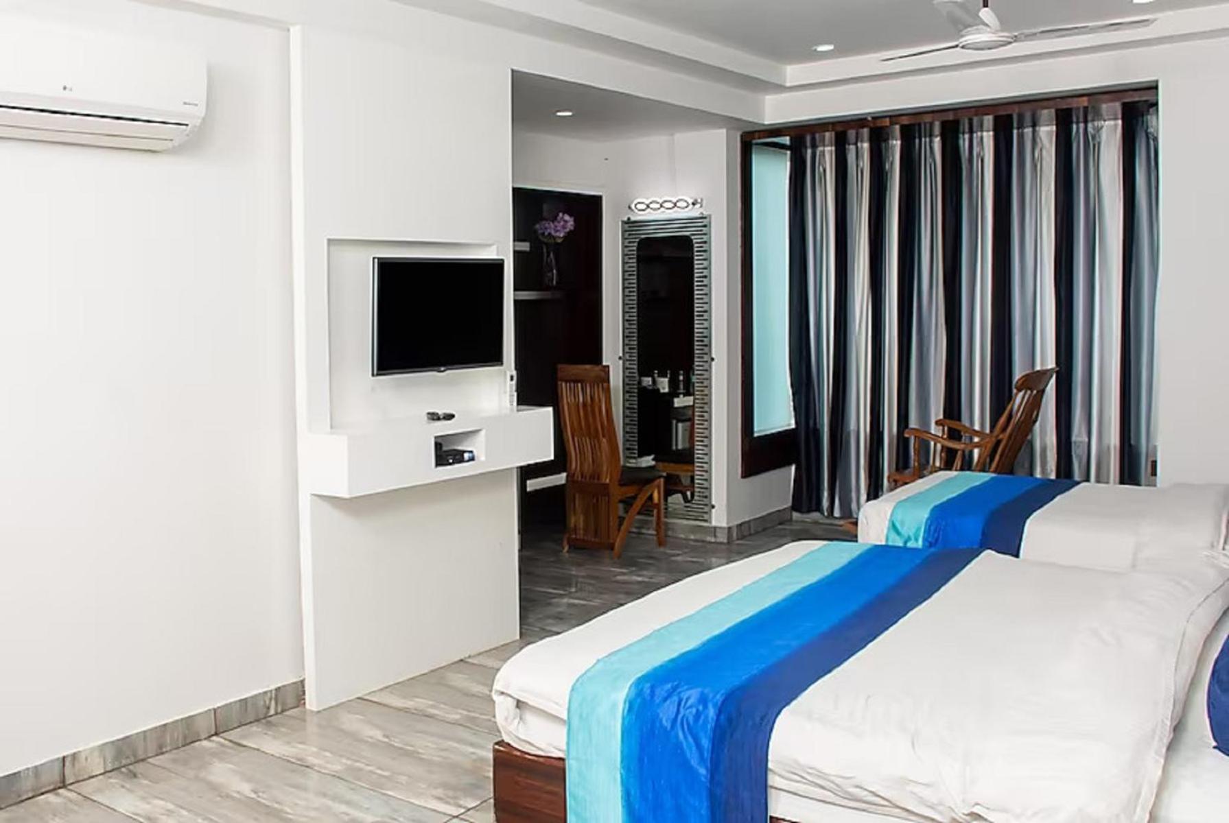 Hotel Sgt Plaza Waranasi Zewnętrze zdjęcie