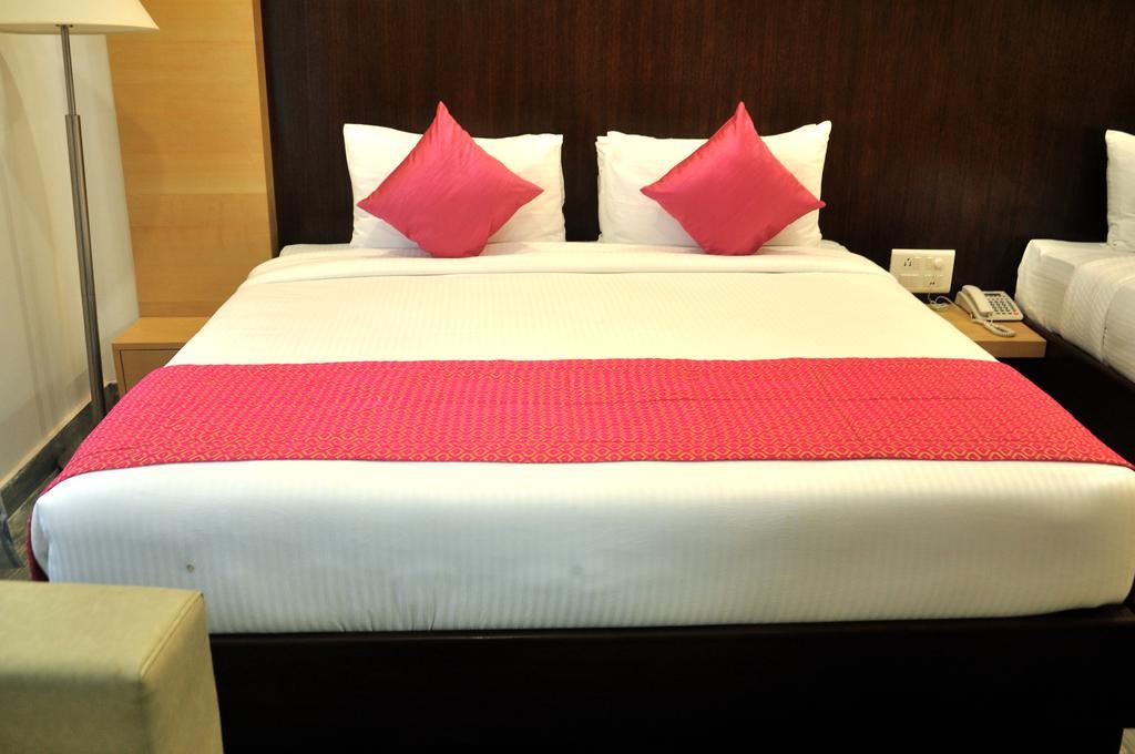 Hotel Sgt Plaza Waranasi Zewnętrze zdjęcie