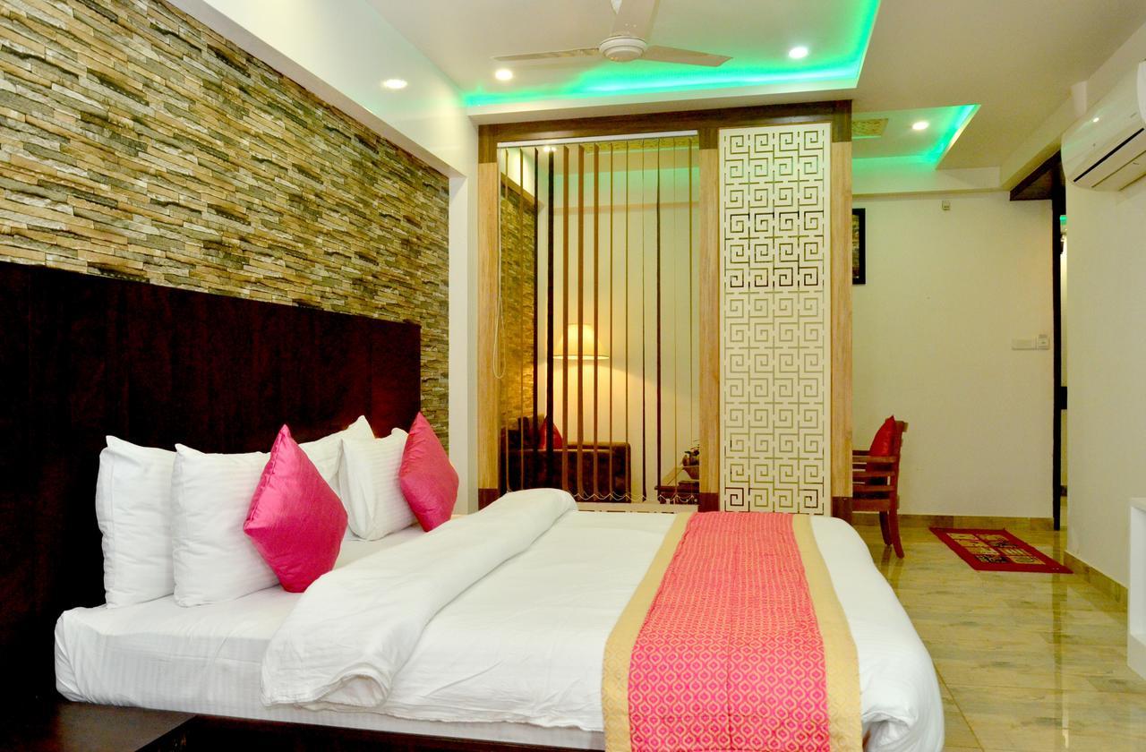 Hotel Sgt Plaza Waranasi Zewnętrze zdjęcie